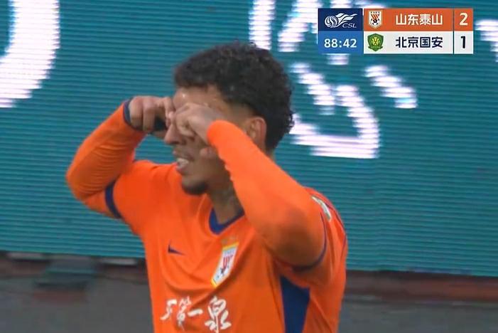 克雷桑闪耀全场,泰山主场逆转取胜;谢文能建功,张玉宁扳平后迅速落后。 体育新闻 克雷桑闪耀全场,泰山主场逆转取胜;谢文能建功,张玉宁扳平后迅速落后。 体育新闻