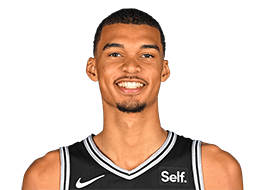 马刺迎来里程碑胜利;文班亚马却目光长远:不止50胜,60胜才是追求;脚踏实地,一场接一场去拼。 体育新闻