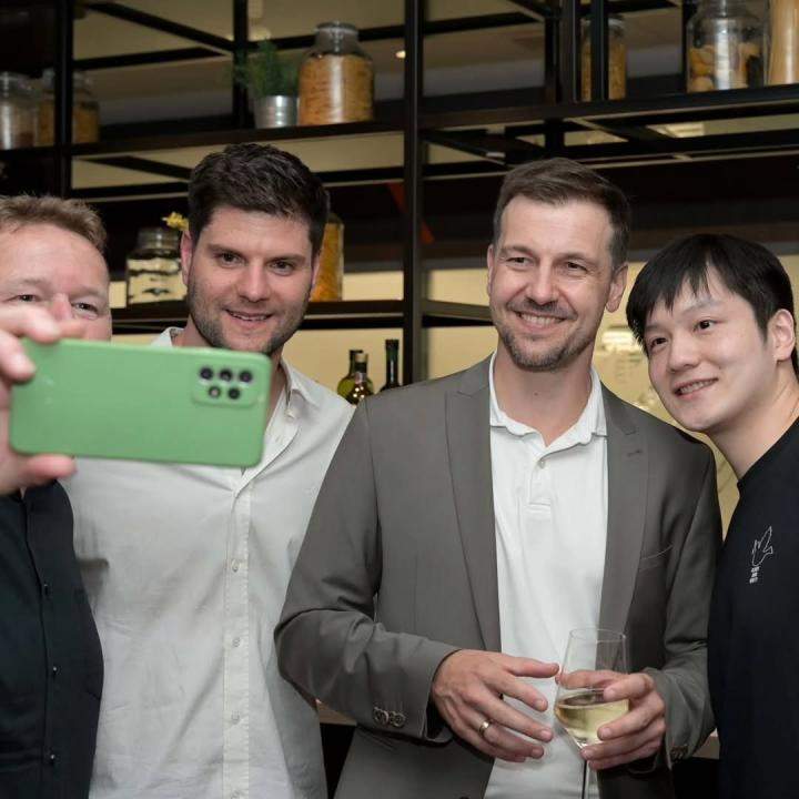  奥恰洛夫播客透露；樊振东或缺席伦敦世乒赛；中国男队面临新格局。 体育新闻