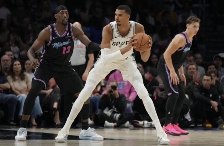  法国篮球新星力挺国家足球队；电视机前见证世界杯激情时刻。 体育新闻