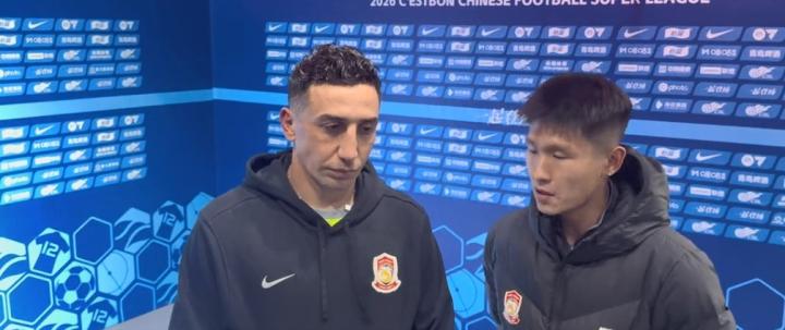  青岛西海岸获胜后；戴维森盛赞郑智球员时代；球队致力实践控球配合风格。 体育新闻