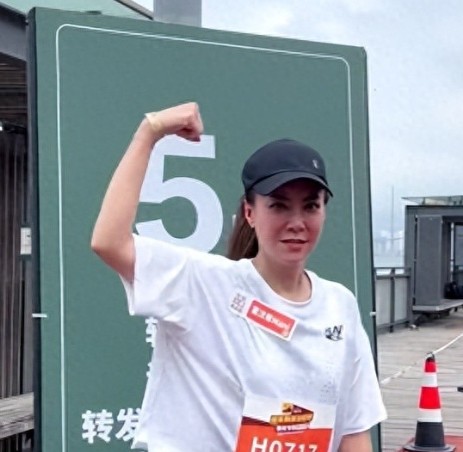  户外运动场景的体态解码：从明星演化逻辑看自律的边际效应 IT技术