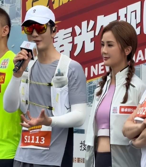  户外运动场景的体态解码：从明星演化逻辑看自律的边际效应 IT技术