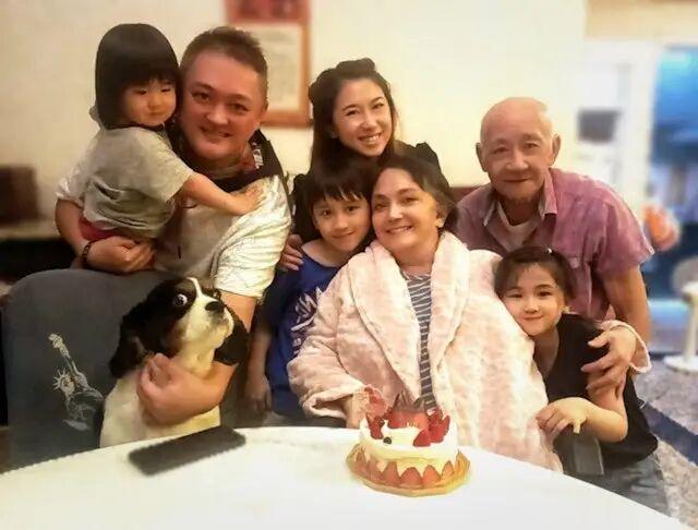  施明离世事件深度复盘：信息垄断如何撕裂一个家庭的最后告别 情感心理