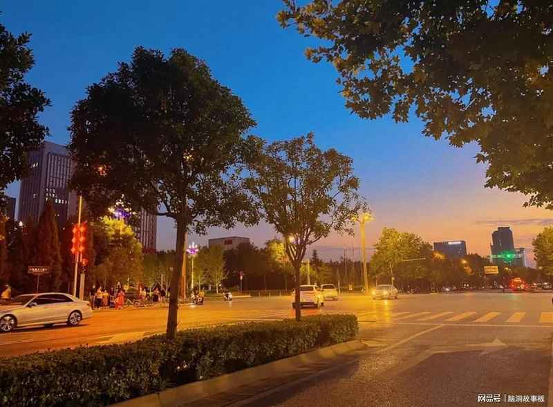  【深度拆解】当现实世界开始加载任务系统：一个上班族的觉醒观察笔记 影视小说