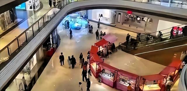  【深度复盘】从长治万达坠亡事件：商业公共空间心理安全干预的制度盲区与破局路径 新闻